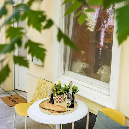 Art Lovers Loft-garden View 3br 2ba Gem * Budapeste