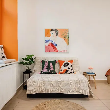 Apartment Art Lovers Loft-garden View 3br 2ba Gem Budapest