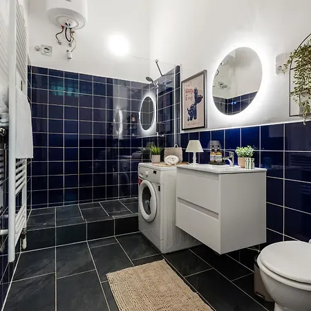 Art Lovers Loft-garden View 3br 2ba Gem Apartment Budapest