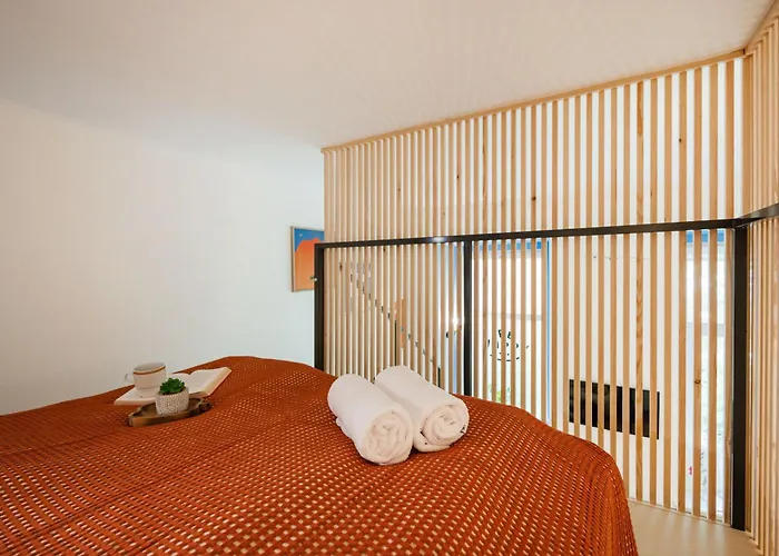 Art Lovers Loft-garden View 3br 2ba Gem Budapesta