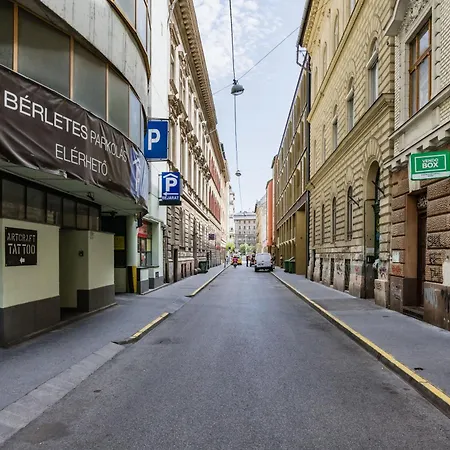 Experience Nightlife Right Next To Szimpla Kert Apartment