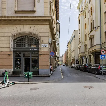 アパート Art Lovers Loft-garden View 3br 2ba Gem *